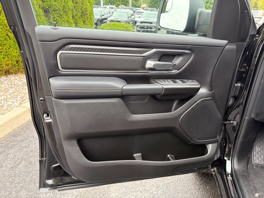 2027 RAM 1500 Big Horn/Lone Star 4D Crew Cab