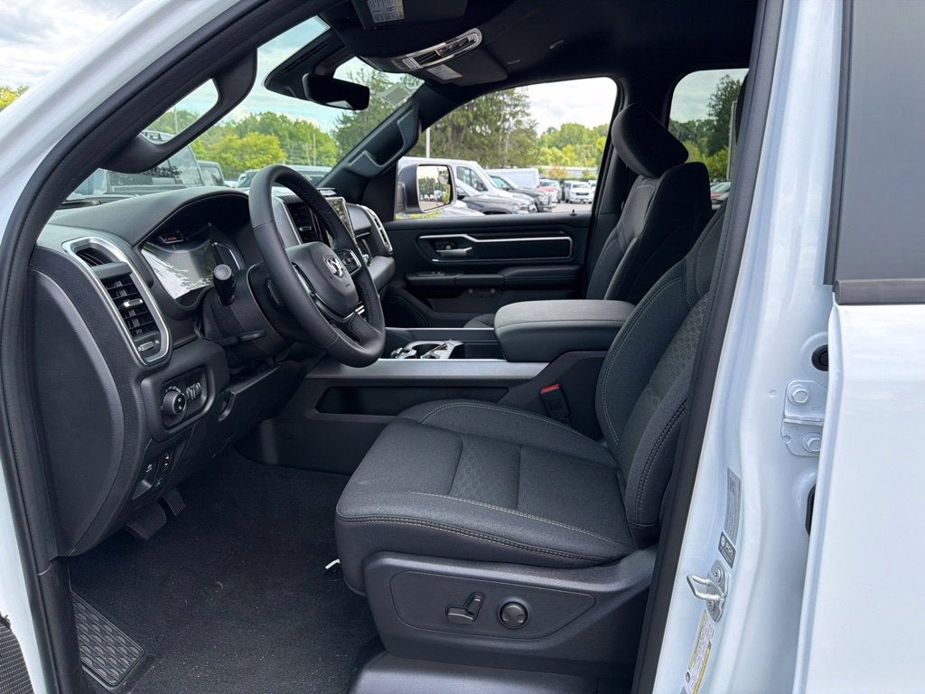 2027 RAM 1500 Big Horn/Lone Star 4D Crew Cab