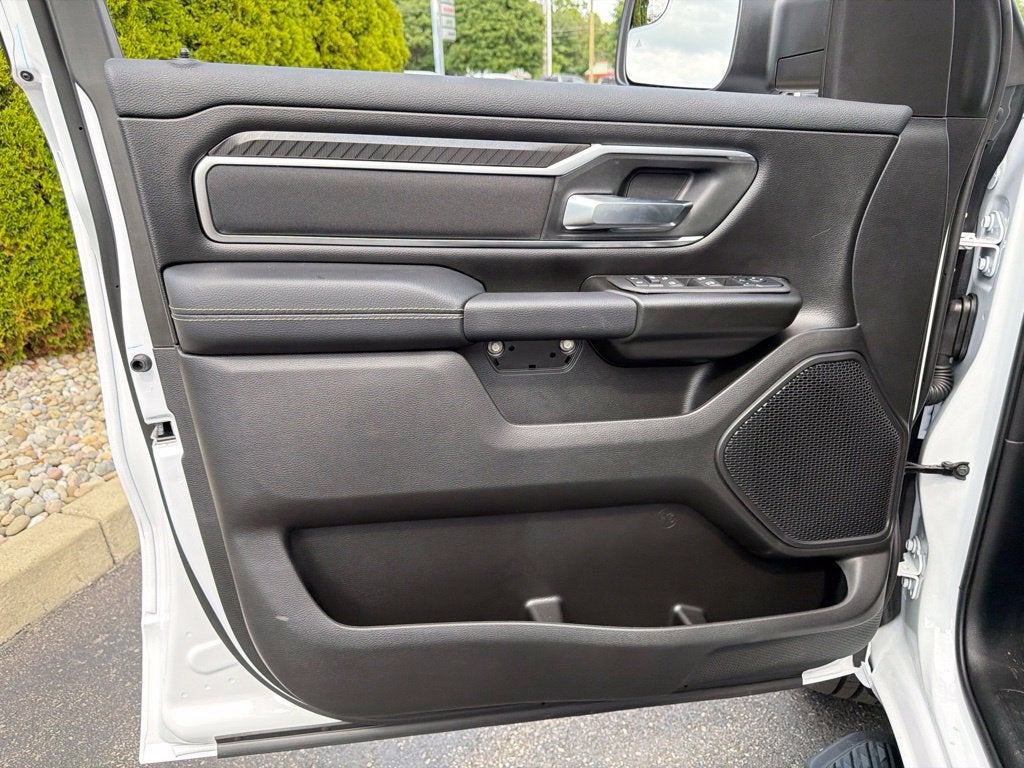 2027 RAM 1500 Big Horn/Lone Star 4D Crew Cab
