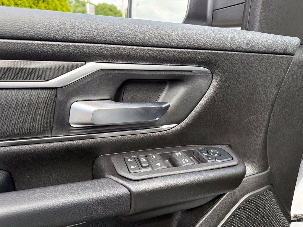 2027 RAM 1500 Big Horn/Lone Star 4D Crew Cab