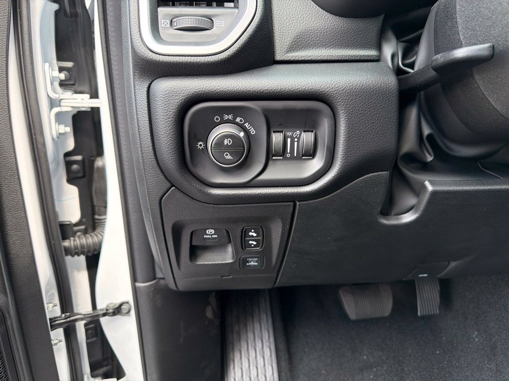2027 RAM 1500 Big Horn/Lone Star 4D Crew Cab