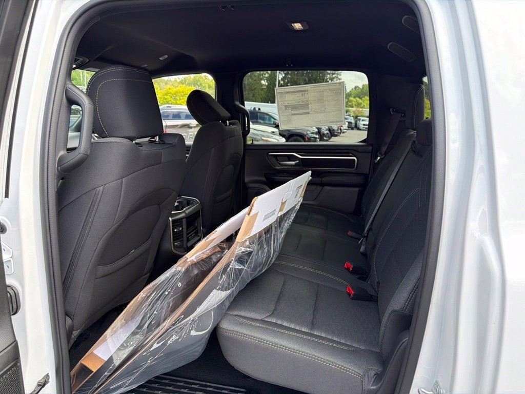 2027 RAM 1500 Big Horn/Lone Star 4D Crew Cab