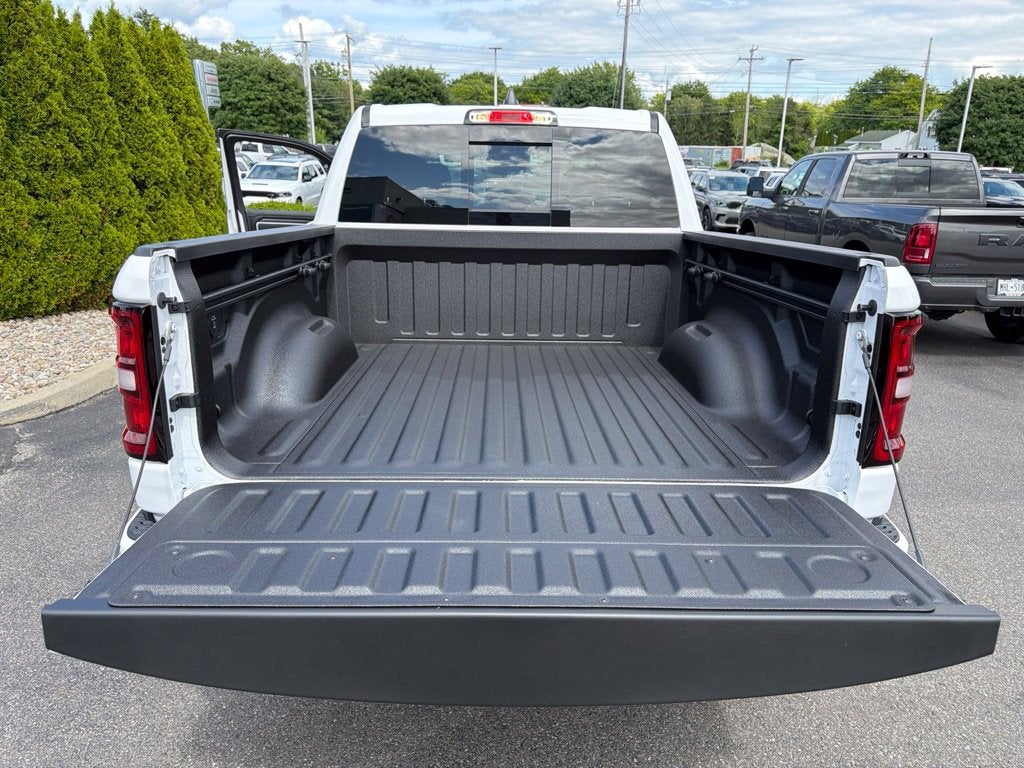 2027 RAM 1500 Big Horn/Lone Star 4D Crew Cab