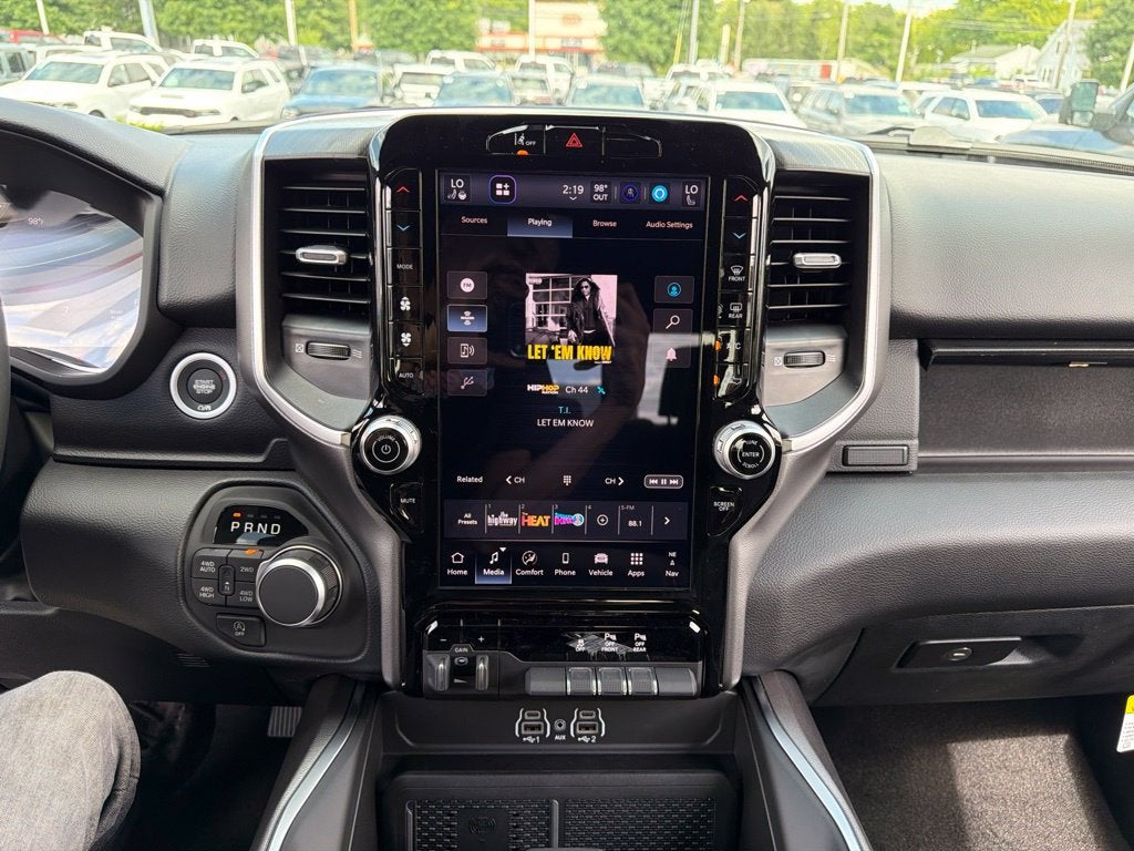 2027 RAM 1500 Big Horn/Lone Star 4D Crew Cab