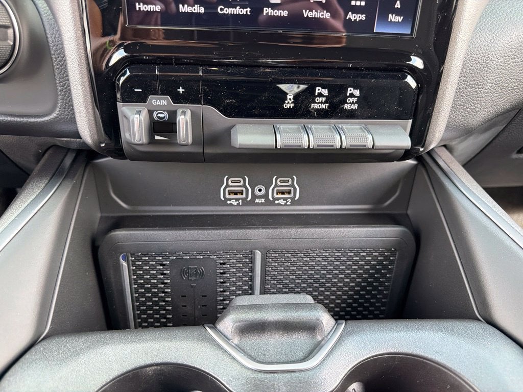 2027 RAM 1500 Big Horn/Lone Star 4D Crew Cab