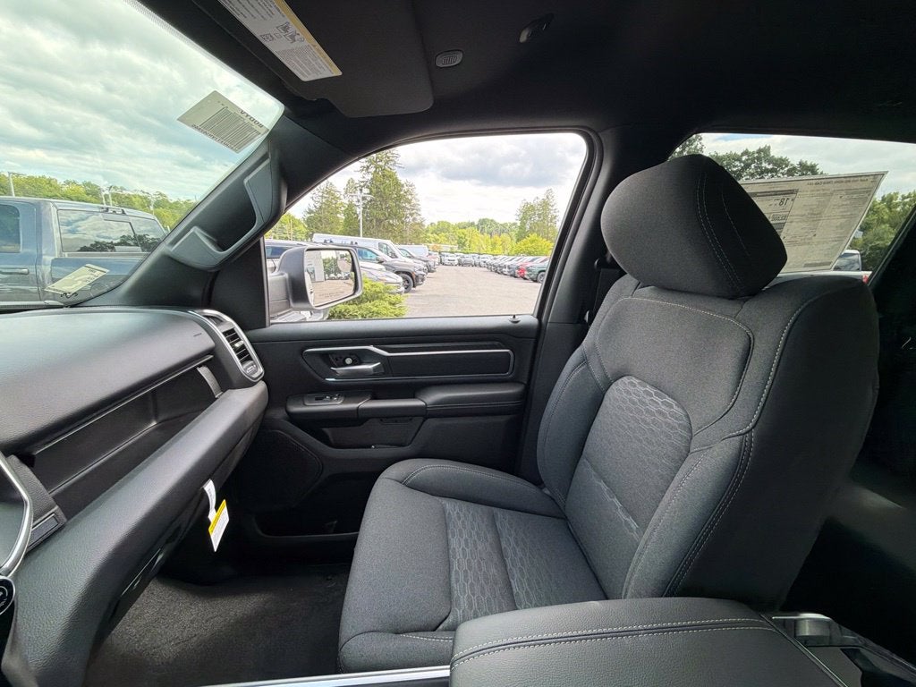 2027 RAM 1500 Big Horn/Lone Star 4D Crew Cab