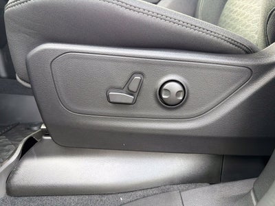 2027 RAM 1500 Big Horn/Lone Star 4D Crew Cab