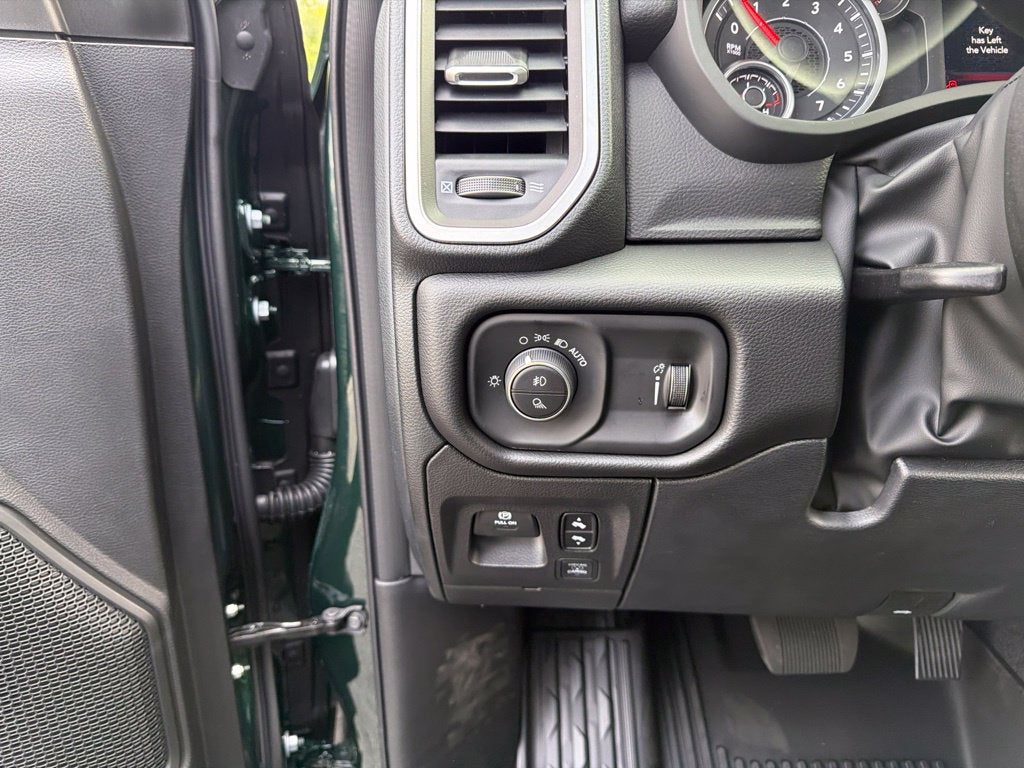 2027 RAM 1500 Big Horn/Lone Star 4D Crew Cab