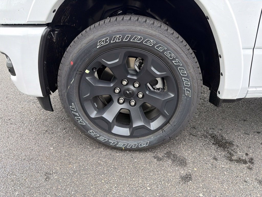 2027 RAM 1500 Big Horn/Lone Star 4D Crew Cab