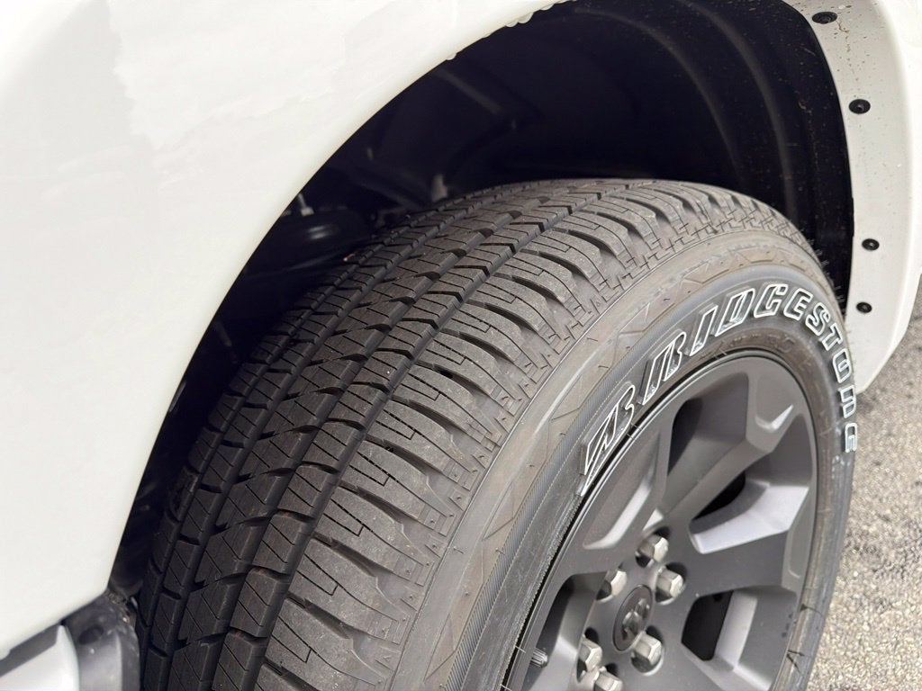 2027 RAM 1500 Big Horn/Lone Star 4D Crew Cab