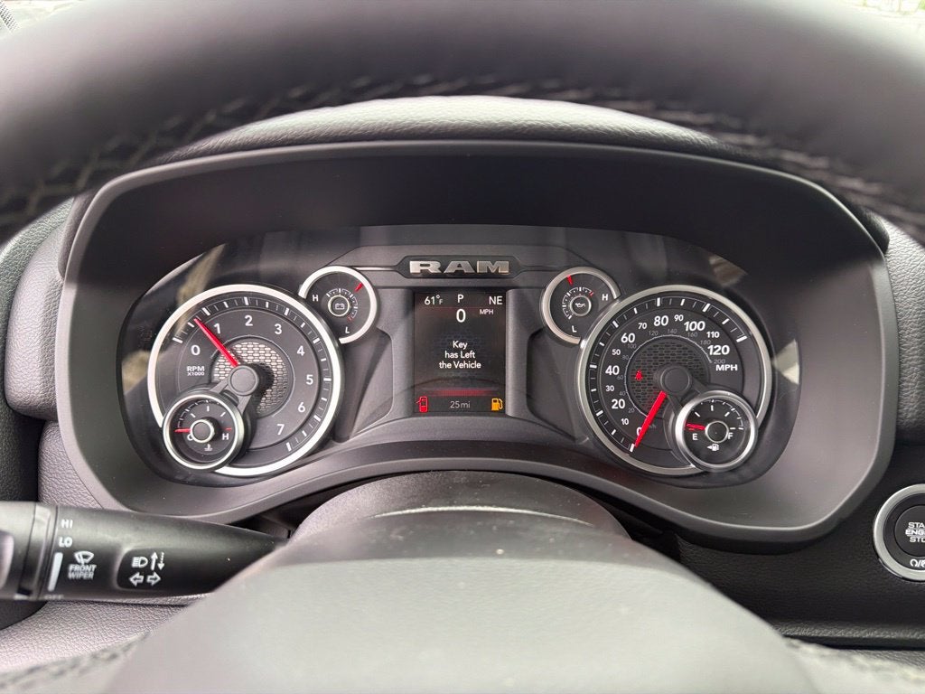 2027 RAM 1500 Big Horn/Lone Star 4D Crew Cab