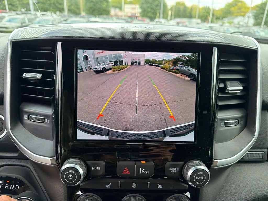2027 RAM 1500 Big Horn/Lone Star 4D Crew Cab