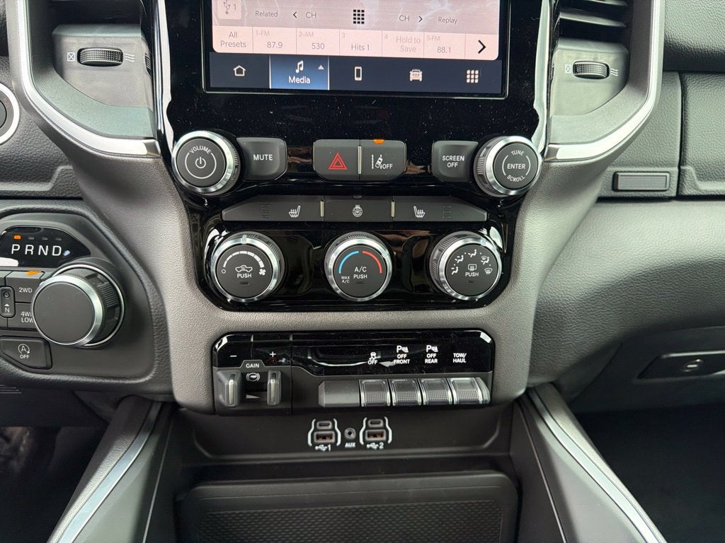 2027 RAM 1500 Big Horn/Lone Star 4D Crew Cab