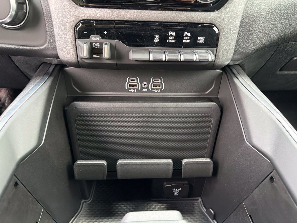 2027 RAM 1500 Big Horn/Lone Star 4D Crew Cab