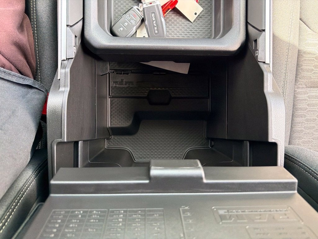 2027 RAM 1500 Big Horn/Lone Star 4D Crew Cab