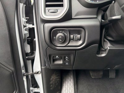 2027 RAM 1500 Big Horn/Lone Star 4D Crew Cab
