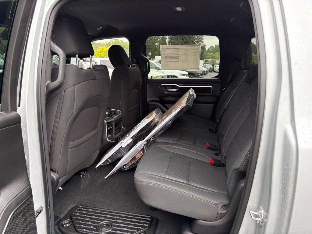 2027 RAM 1500 Big Horn/Lone Star 4D Crew Cab