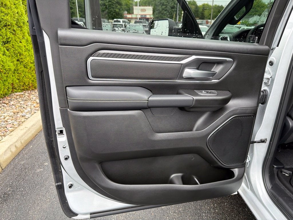 2027 RAM 1500 Big Horn/Lone Star 4D Crew Cab
