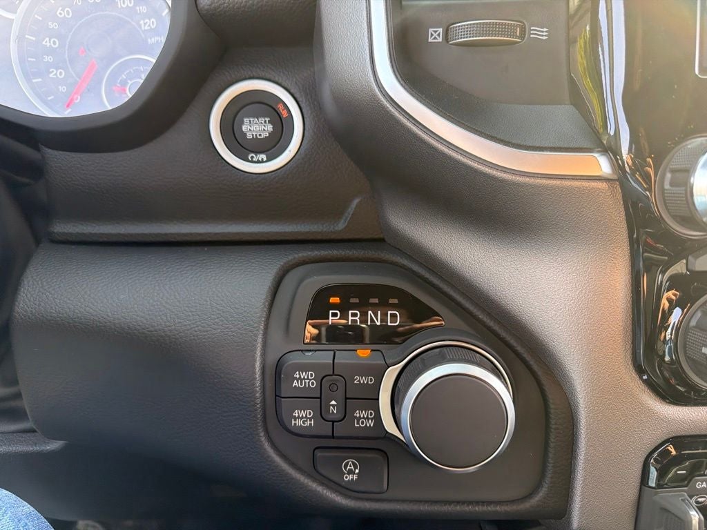2027 RAM 1500 Big Horn/Lone Star 4D Crew Cab