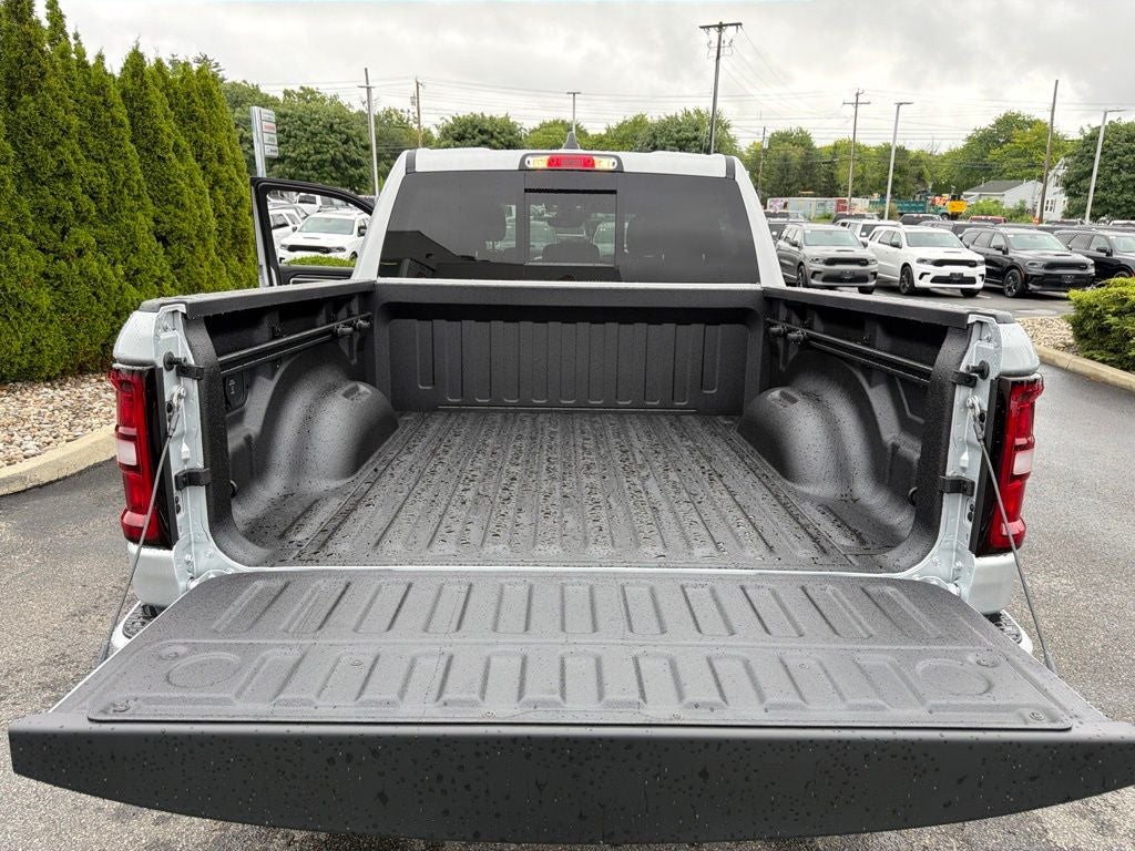 2027 RAM 1500 Big Horn/Lone Star 4D Crew Cab