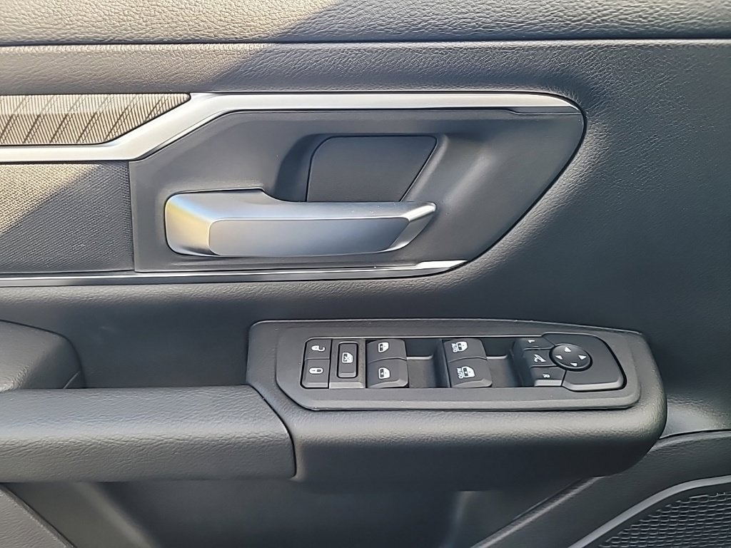 2027 RAM 1500 Big Horn/Lone Star 4D Crew Cab