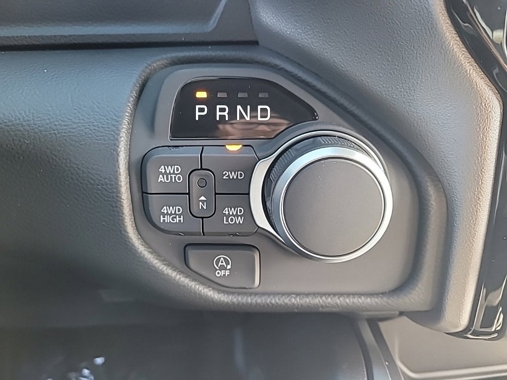 2027 RAM 1500 Big Horn/Lone Star 4D Crew Cab