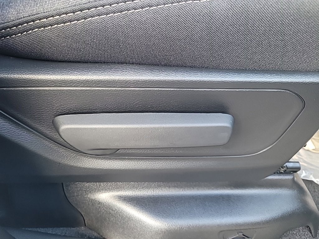 2027 RAM 1500 Big Horn/Lone Star 4D Crew Cab