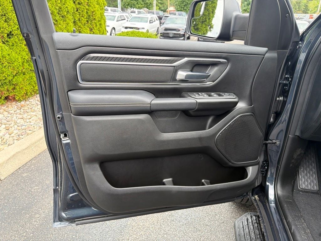 2027 RAM 1500 Big Horn/Lone Star 4D Crew Cab