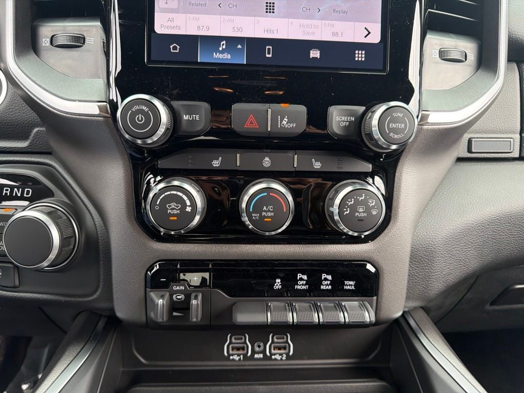 2027 RAM 1500 Big Horn/Lone Star 4D Crew Cab