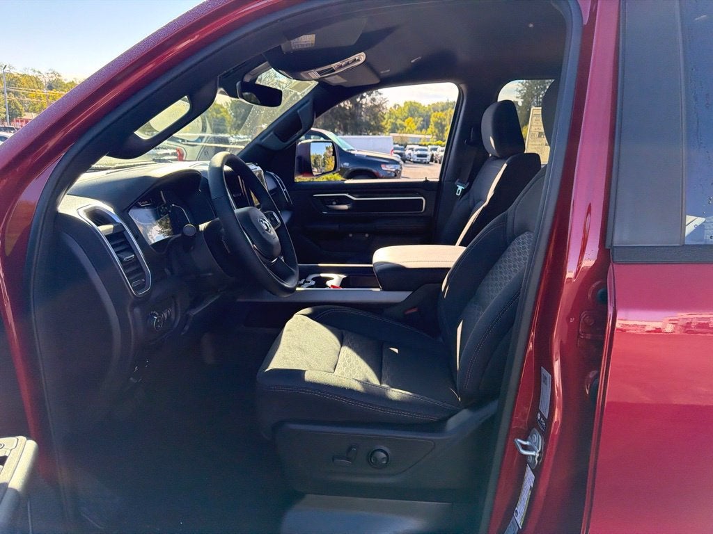 2027 RAM 1500 Big Horn/Lone Star 4D Crew Cab