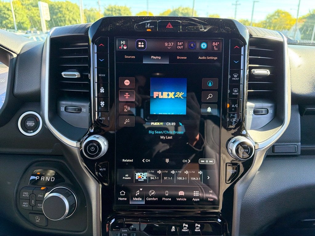 2027 RAM 1500 Big Horn/Lone Star 4D Crew Cab