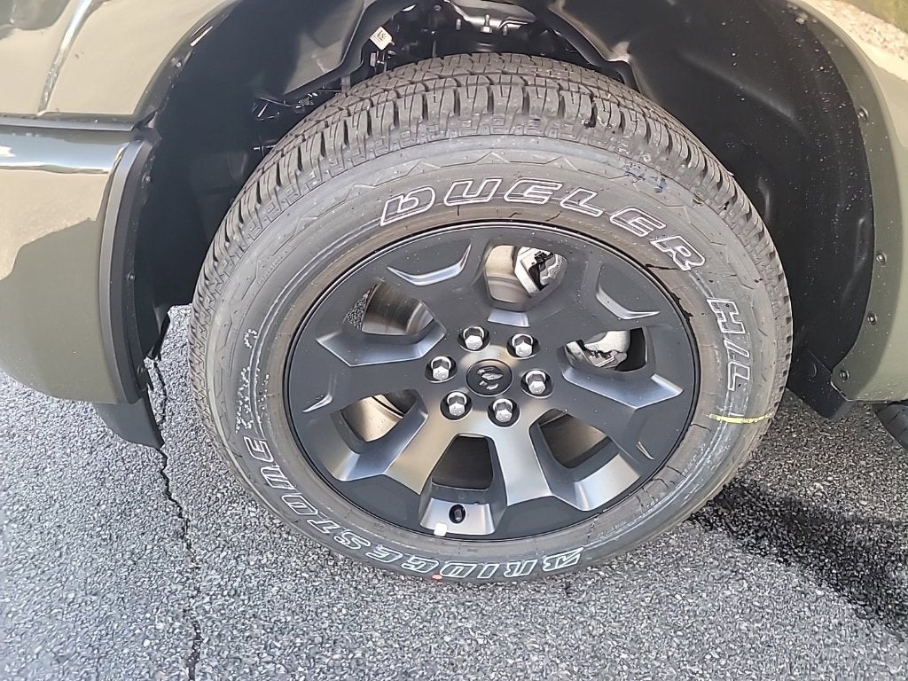 2027 RAM 1500 Big Horn/Lone Star 4D Crew Cab