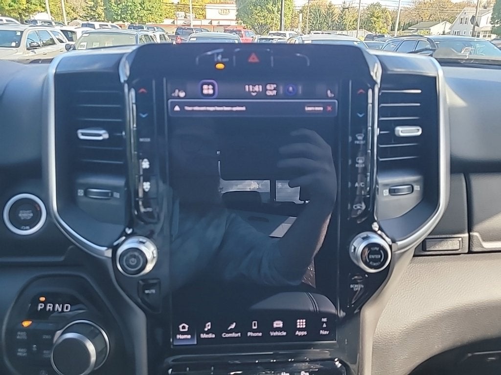 2027 RAM 1500 Big Horn/Lone Star 4D Crew Cab