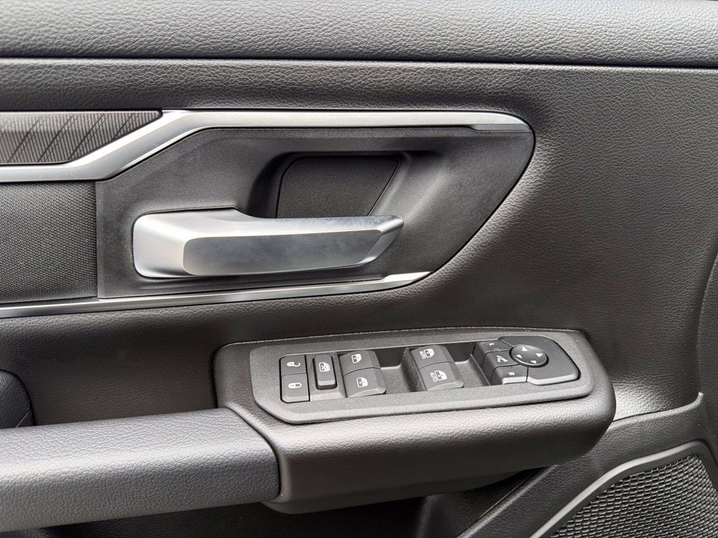 2027 RAM 1500 Big Horn/Lone Star 4D Crew Cab