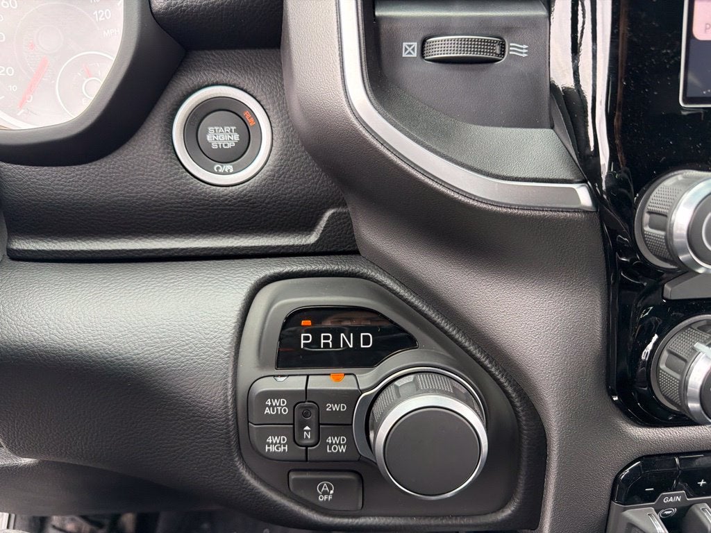 2027 RAM 1500 Big Horn/Lone Star 4D Crew Cab