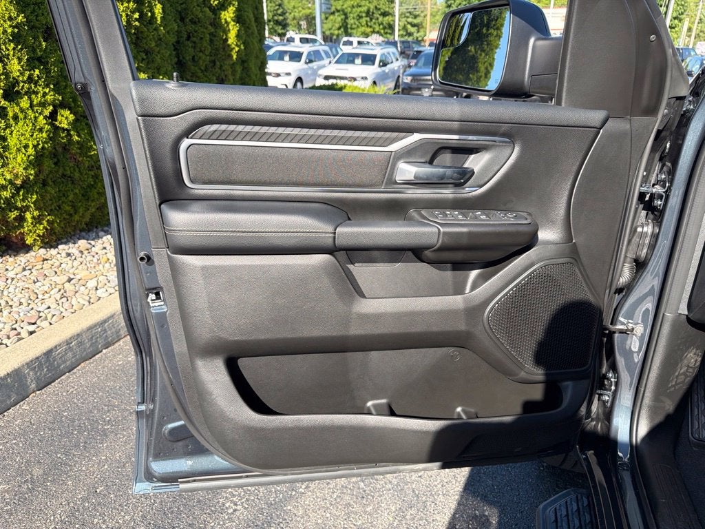 2027 RAM 1500 Big Horn/Lone Star 4D Crew Cab