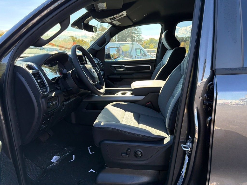 2027 RAM 1500 Big Horn/Lone Star 4D Crew Cab