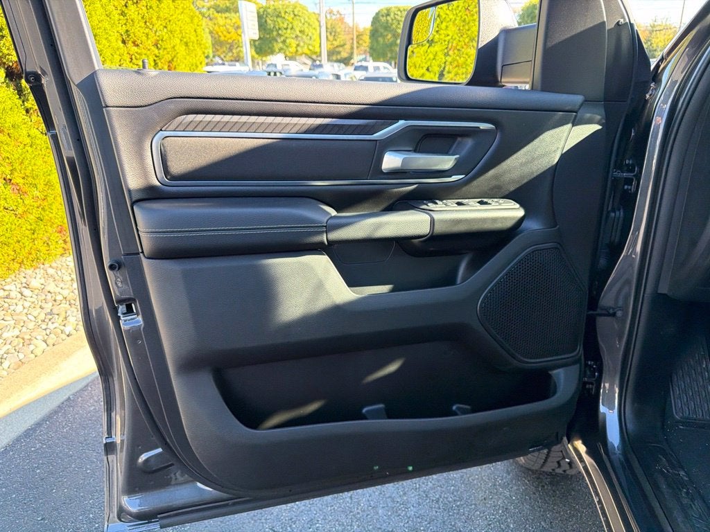 2027 RAM 1500 Big Horn/Lone Star 4D Crew Cab