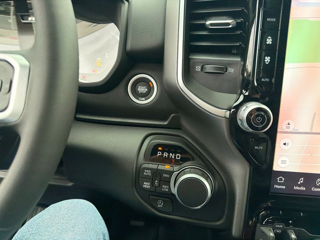 2027 RAM 1500 Big Horn/Lone Star 4D Crew Cab