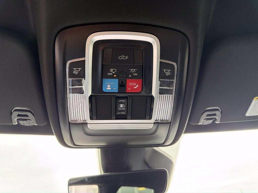2027 RAM 1500 Big Horn/Lone Star 4D Crew Cab