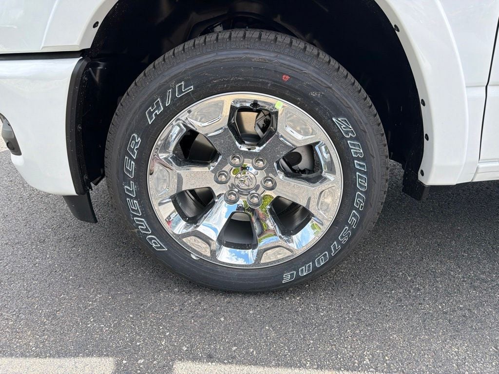 2027 RAM 1500 Big Horn/Lone Star 4D Crew Cab