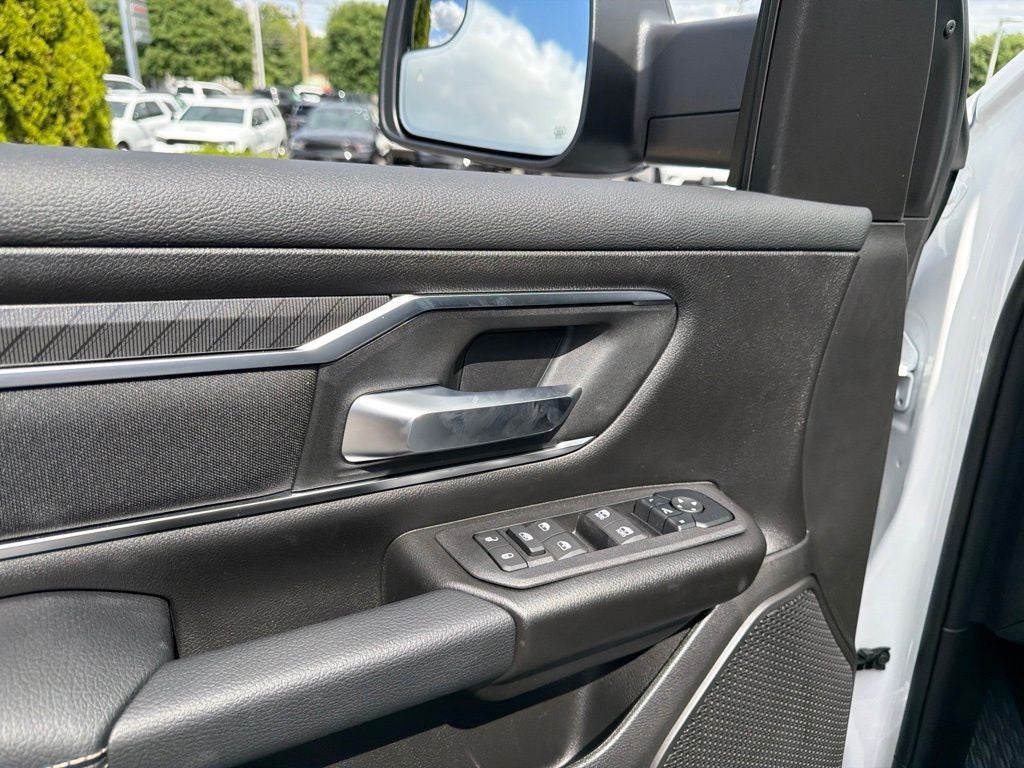 2027 RAM 1500 Big Horn/Lone Star 4D Crew Cab