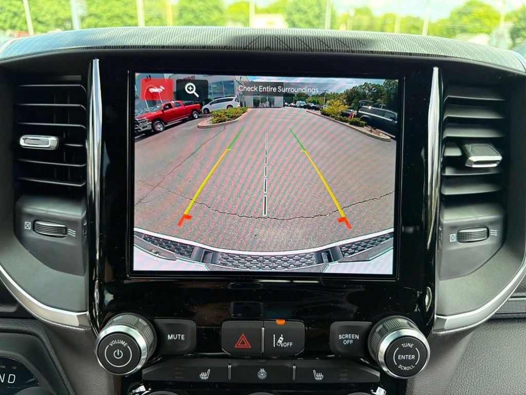 2027 RAM 1500 Big Horn/Lone Star 4D Crew Cab