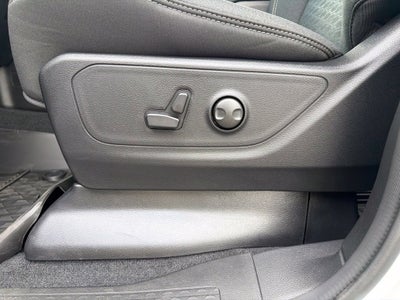 2027 RAM 1500 Big Horn/Lone Star 4D Crew Cab