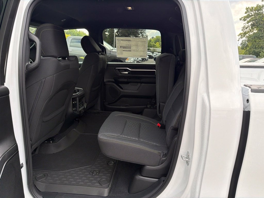 2027 RAM 1500 Big Horn/Lone Star 4D Crew Cab