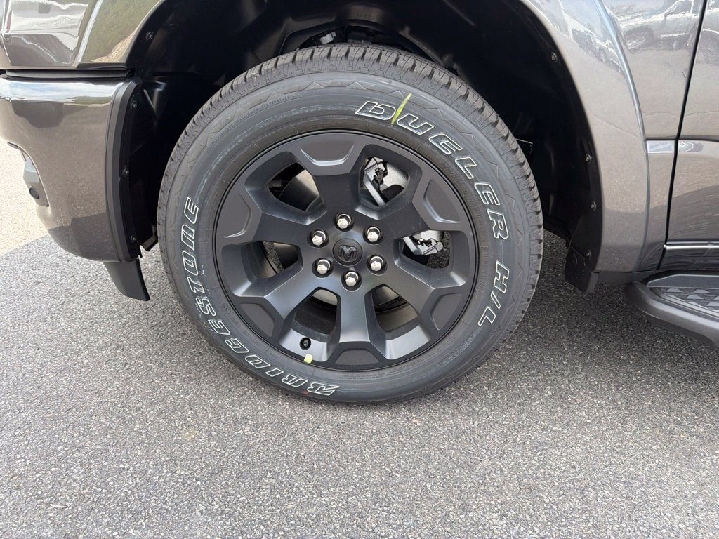 2027 RAM 1500 Big Horn/Lone Star 4D Crew Cab
