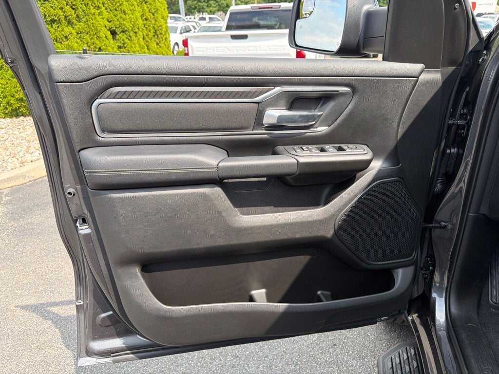 2027 RAM 1500 Big Horn/Lone Star 4D Crew Cab