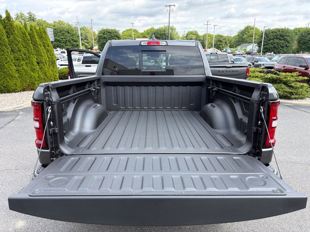 2027 RAM 1500 Big Horn/Lone Star 4D Crew Cab