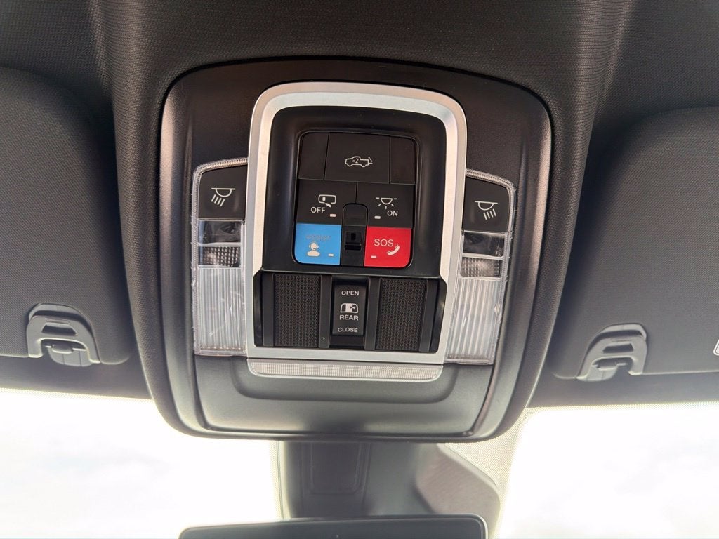 2027 RAM 1500 Big Horn/Lone Star 4D Crew Cab