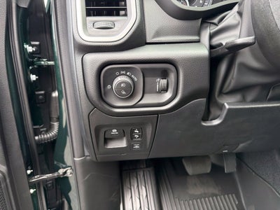 2027 RAM 1500 Big Horn/Lone Star 4D Crew Cab